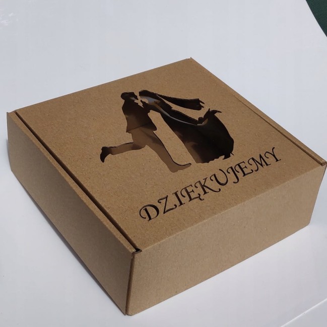 Pudełka z okienkiem 200x200x70 10 sztuk fasonowe